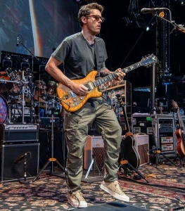 John Mayer playing Jerry Garcia’s Wolf guitar made by Doug Irwin