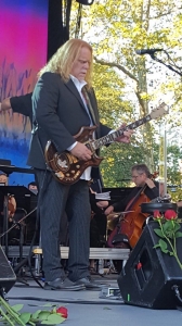 Warren Haynes playing Tiger guitar