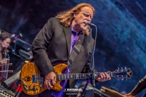 Warren Haynes playing Wolf guitar Red Rocks 2014